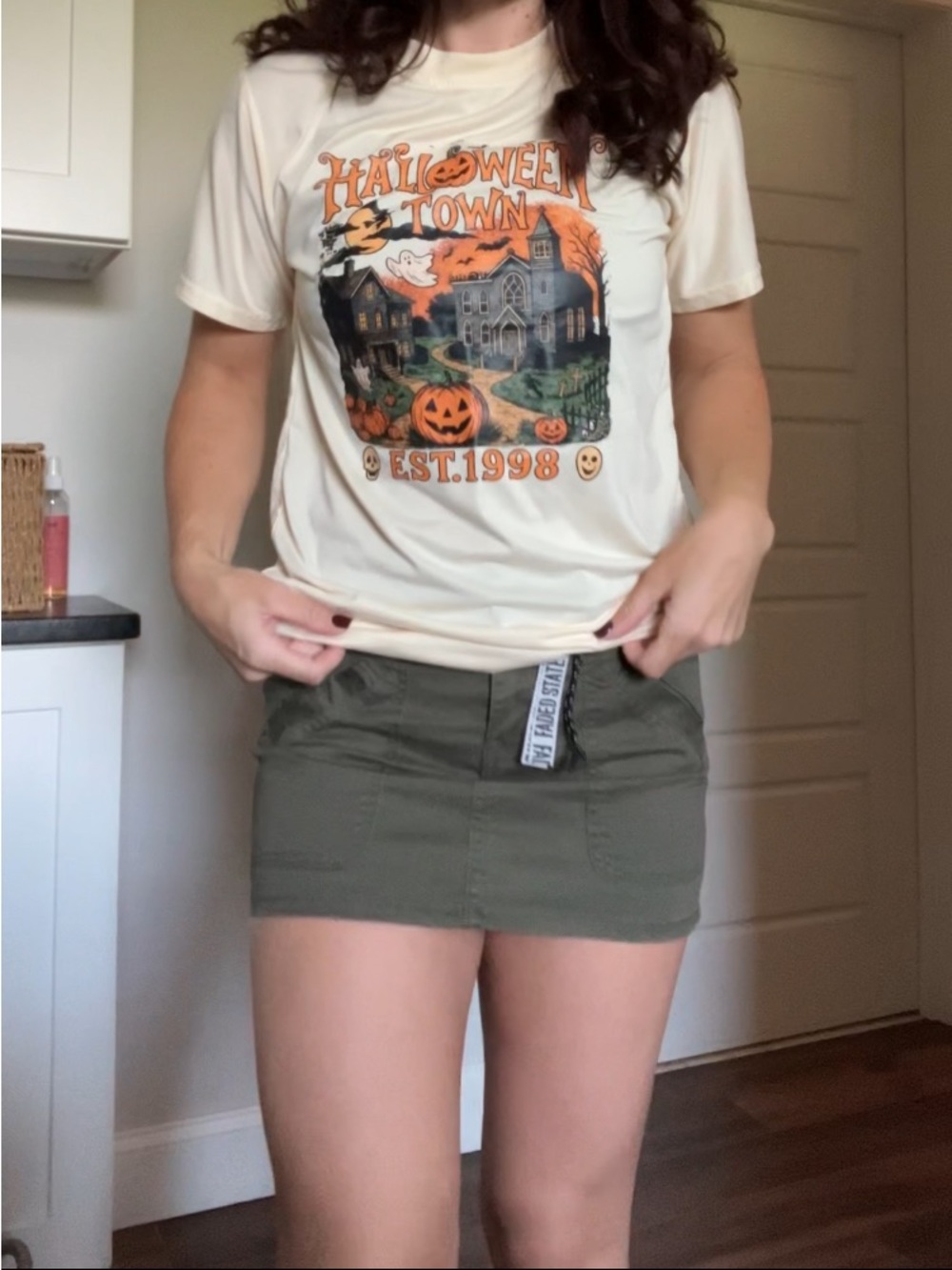 SHEIN Cream Halloween Town Graphic Short Sleeve Tee - Orange & Black Print